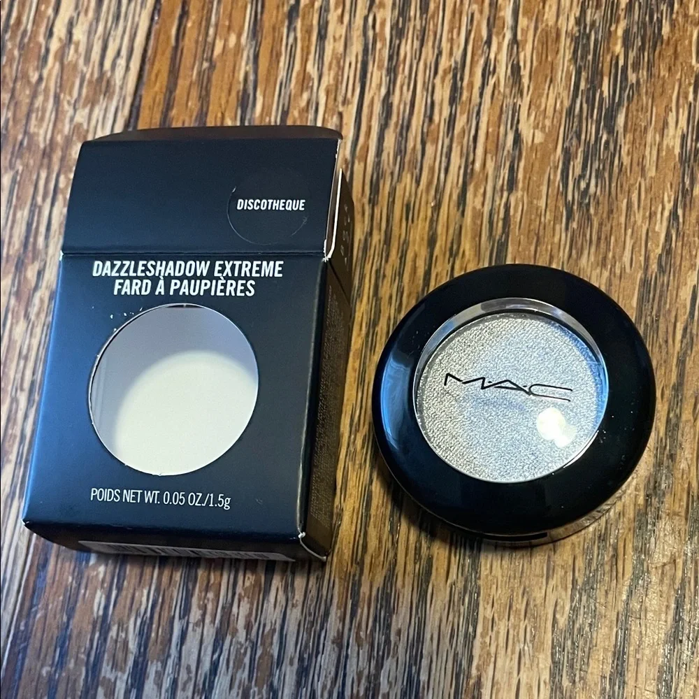 MAC Cosmetics Dazzleshadow Extreme in Silver